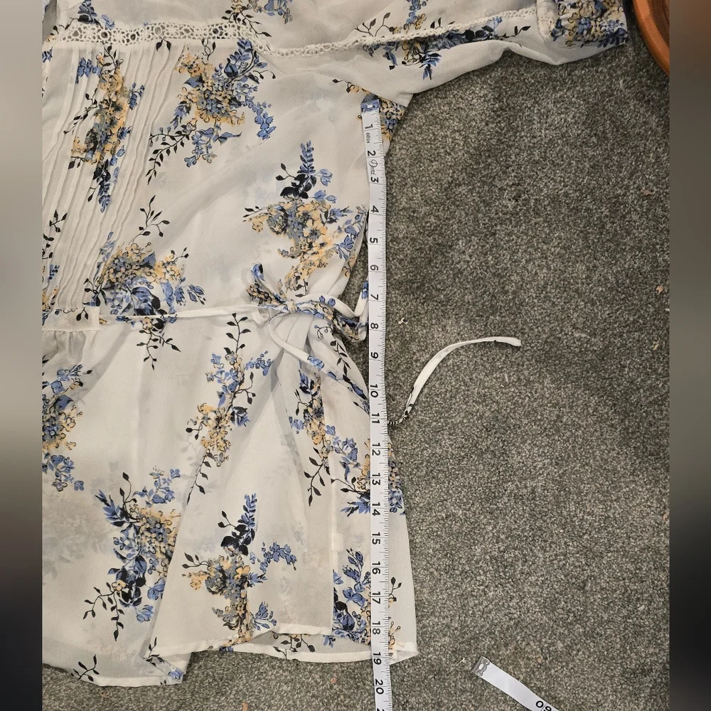 American Rag Blouse - Picture 5 of 7